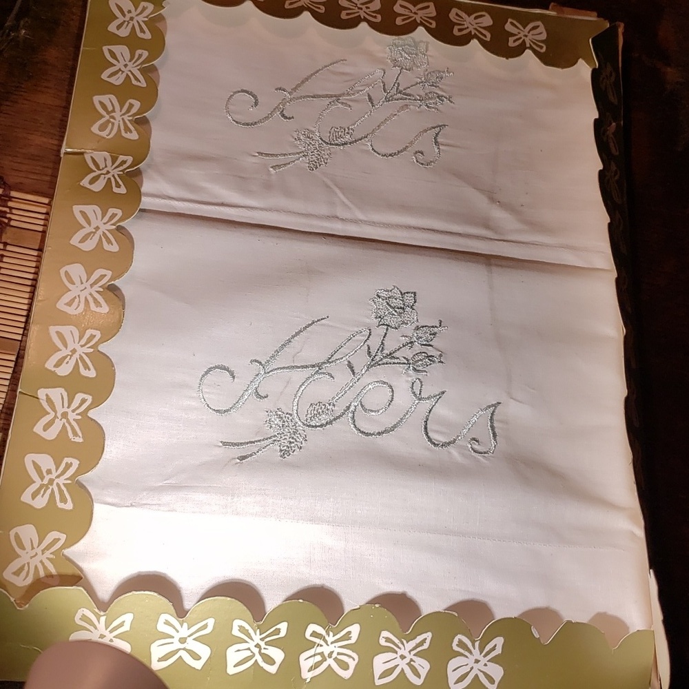 Vintage his and hers pillow cases Crestline